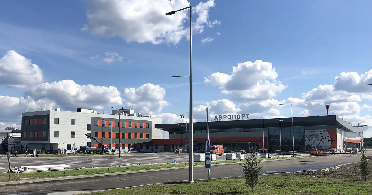 Тобольск (Ремезов) — вид аэропорта